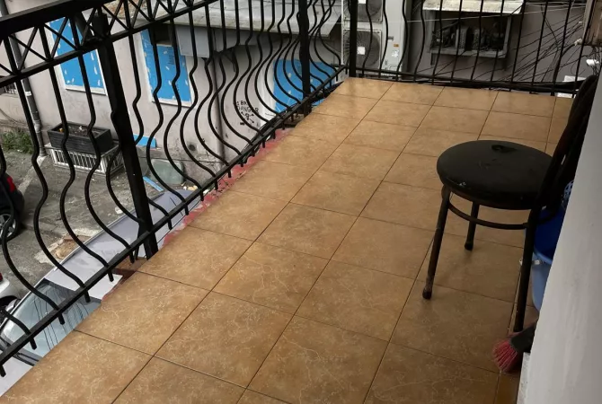 Shtepi ne shitje Apartament ne Tirane, 1+1, Mobilimi E mobiluar, Pagesa 185,000  Euro.