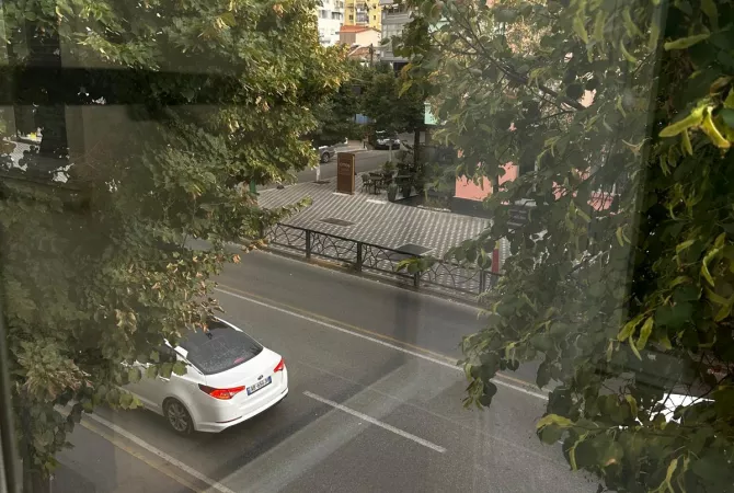 Shtepi ne shitje Apartament ne Tirane, 1+1, Mobilimi E mobiluar, Pagesa 185,000  Euro.