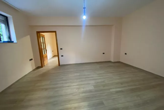 Business Property for Rent 1+1 in Tirana - 450 Euro