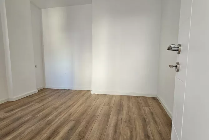 Shtepi ne shitje Apartament ne Tirane, 1+1, Mobilimi E mobiluar, Pagesa 98,000  Euro.