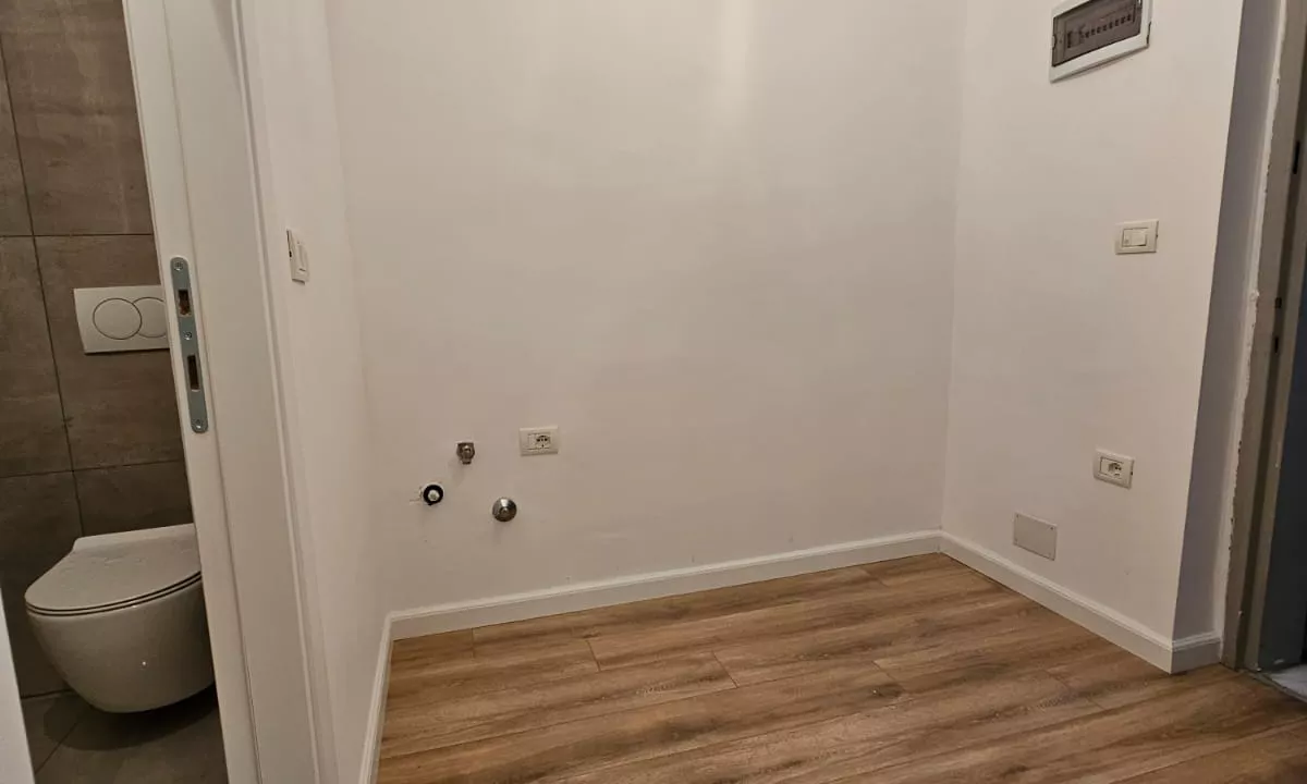 Shtepi ne shitje Apartament ne Tirane, 1+1, Mobilimi E mobiluar, Pagesa 98,000  Euro.