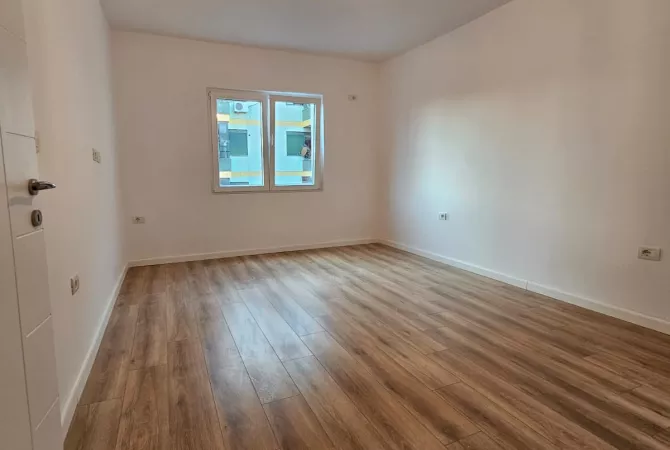 Shtepi ne shitje Apartament ne Tirane, 1+1, Mobilimi E mobiluar, Pagesa 98,000  Euro.