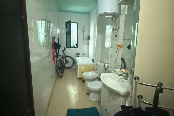 Shtepi me qera Apartament ne Tirane, 3+1, Mobilimi E mobiluar, Pagesa 850  Euro.