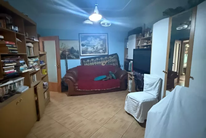 Shtepi me qera Apartament ne Tirane, 3+1, Mobilimi E mobiluar, Pagesa 850  Euro.