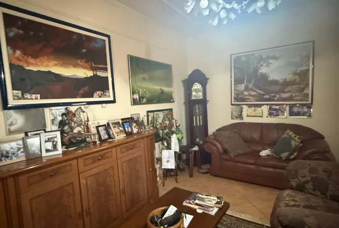 Shtepi me qera Apartament ne Tirane, 3+1, Mobilimi E mobiluar, Pagesa 850  Euro.