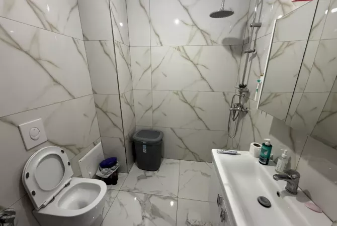 Shtepi ne shitje Apartament ne Tirane, 2+1, Mobilimi E mobiluar, Pagesa 145,000  Euro.