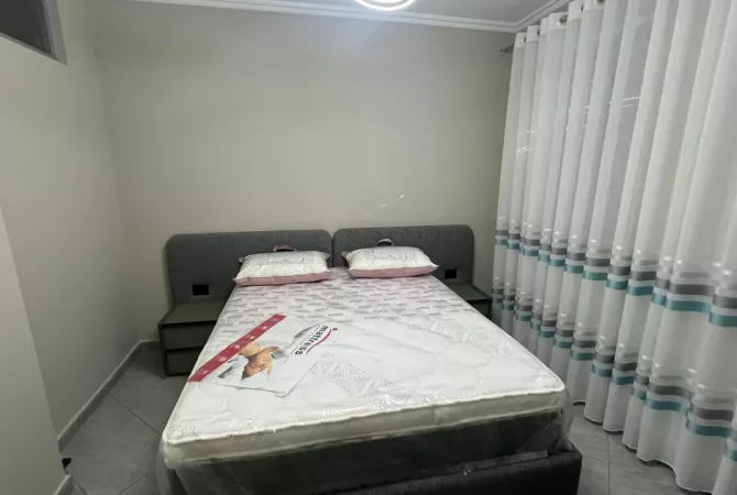 Shtepi me qera Apartament ne Tirane, 1+1, Mobilimi E mobiluar, Pagesa 400  Euro.