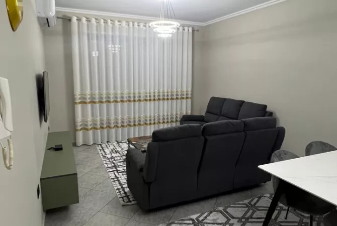 Shtepi me qera Apartament ne Tirane, 1+1, Mobilimi E mobiluar, Pagesa 400  Euro.