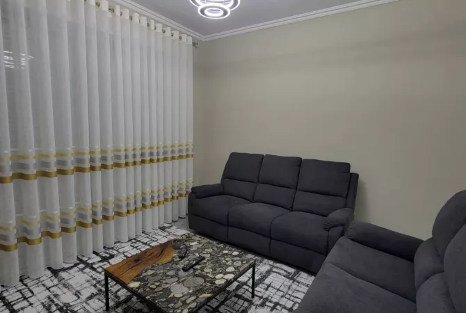 Shtepi me qera Apartament ne Tirane, 1+1, Mobilimi E mobiluar, Pagesa 400  Euro.