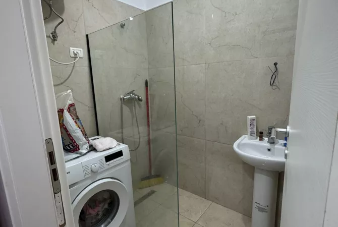 Shtepi ne shitje Apartament ne Tirane, 1+1, Mobilimi E mobiluar, Pagesa 85,000  Euro.