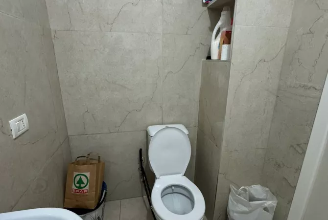 Shtepi ne shitje Apartament ne Tirane, 1+1, Mobilimi E mobiluar, Pagesa 85,000  Euro.