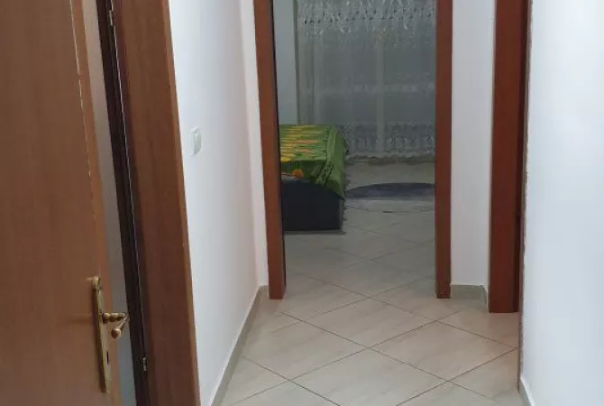Shtepi me qera Apartament ne Tirane, 2+1, Mobilimi E mobiluar, Pagesa 450  Euro.