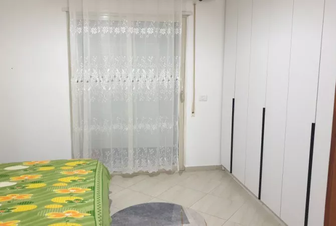 Shtepi me qera Apartament ne Tirane, 2+1, Mobilimi E mobiluar, Pagesa 450  Euro.