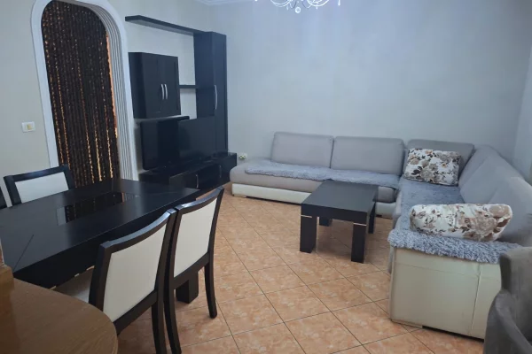 Appartamento in affitto a Tirana 1+1, Arredato