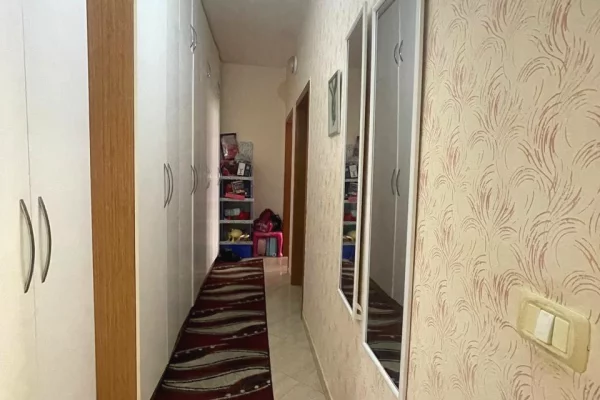 JEPET ME QIRA 1+1,RRUGA E DURRESIT 