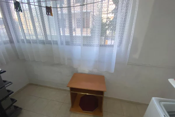 Shtepi ne shitje Apartament ne Tirane, 1+1, Mobilimi E mobiluar, Pagesa 100,000  Euro.