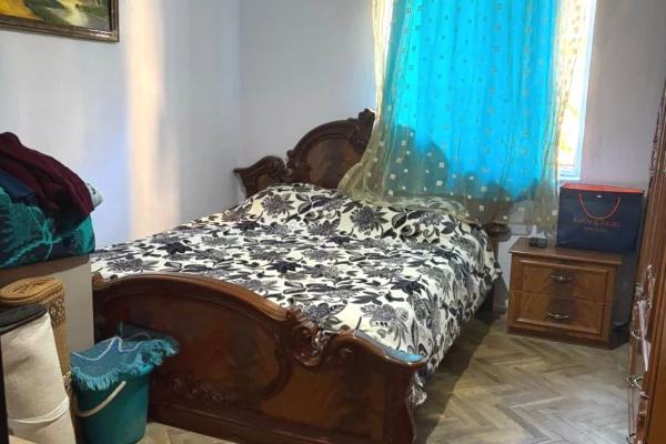 Shtepi ne shitje Apartament ne Tirane, 1+1, Mobilimi E mobiluar, Pagesa 95,000  Euro.