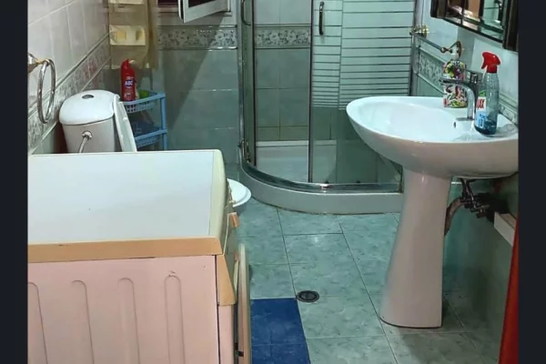 Shtepi me qera Apartament ne Tirane, 1+1, Mobilimi E mobiluar, Pagesa 450  Euro.