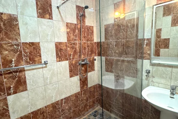 Appartamento in affitto a Tirana 1+1, Arredato