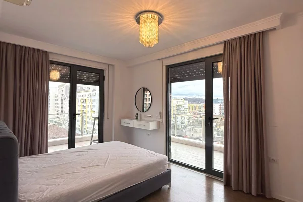 Shtepi me qera Apartament ne Tirane, 2+1, Mobilimi E mobiluar, Pagesa 800  Euro.