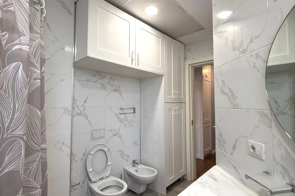 Shtepi me qera Apartament ne Tirane, 2+1, Mobilimi E mobiluar, Pagesa 800  Euro.