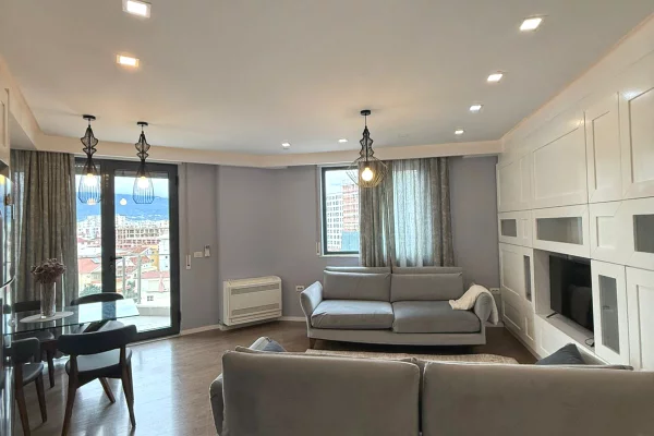 Shtepi me qera Apartament ne Tirane, 2+1, Mobilimi E mobiluar, Pagesa 800  Euro.