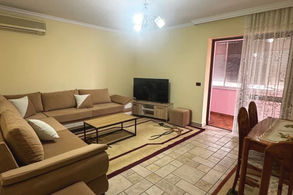 Shtepi ne shitje Apartament ne Tirane, 2+1, Mobilimi E mobiluar, Pagesa 160,000  Euro.
