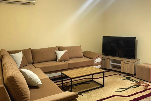 Shtepi ne shitje Apartament ne Tirane, 2+1, Mobilimi E mobiluar, Pagesa 160,000  Euro.