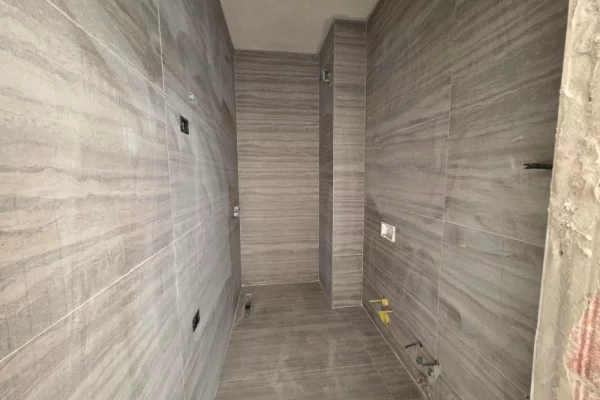 Shtepi ne shitje Apartament ne Tirane, 1+1, Mobilimi E mobiluar, Pagesa 121,000  Euro.