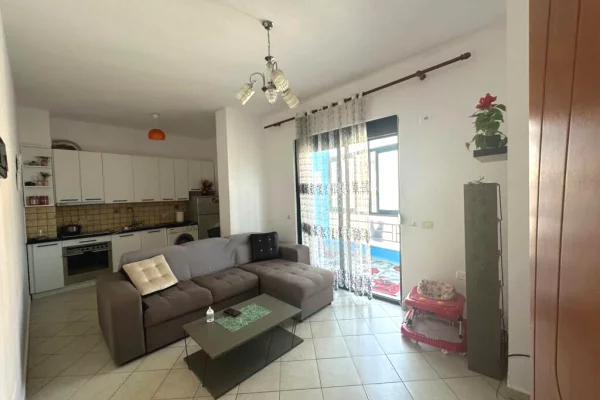 APARTAMENT 1+1 PER SHITJE NE KOMBINAT 