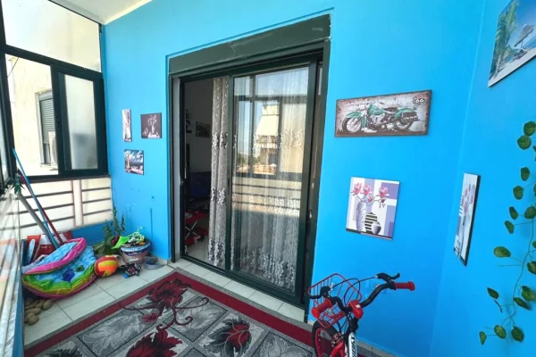 Shtepi ne shitje Apartament ne Tirane, 2+1, Mobilimi E mobiluar, Pagesa 85,000  Euro.