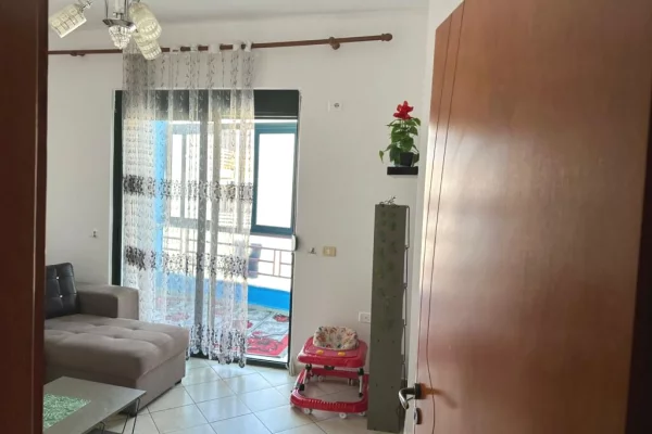 Shtepi ne shitje Apartament ne Tirane, 2+1, Mobilimi E mobiluar, Pagesa 85,000  Euro.