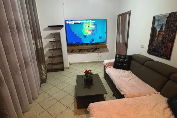 Shtepi ne shitje Apartament ne Tirane, 2+1, Mobilimi E mobiluar, Pagesa 85,000  Euro.