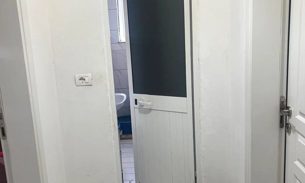 Shtepi me qera Apartament ne Tirane, 1+1, Mobilimi E mobiluar, Pagesa 380  Euro.