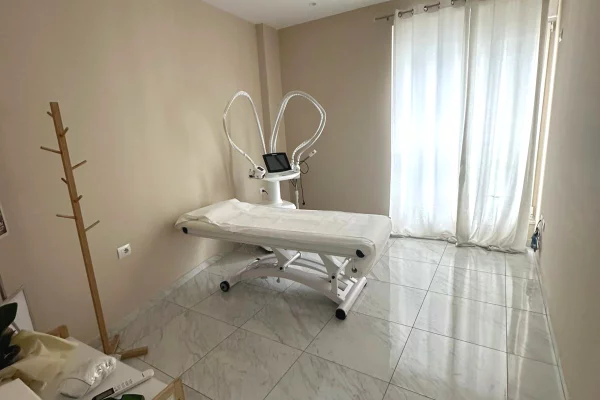 JEPET ME QIRA AMBIENT BIZNESI TEK KOMUNA E PARISIT 