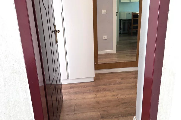 Shtepi ne shitje Apartament ne Tirane, 2+1, Mobilimi E mobiluar, Pagesa 140,000  Euro.