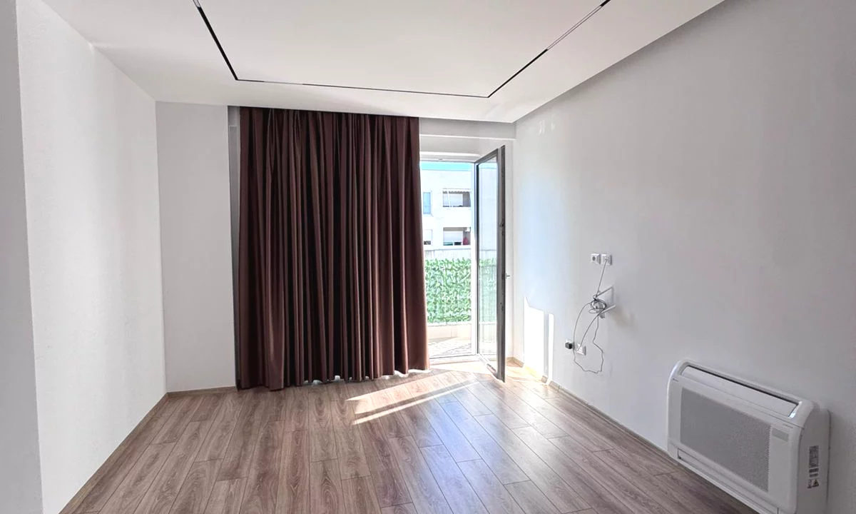 Shtepi me qera Apartament ne Tirane, 2+1, Mobilimi Bosh, pa mobiluar, Pagesa 900  Euro.