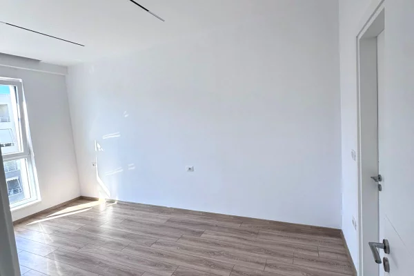 Shtepi me qera Apartament ne Tirane, 2+1, Mobilimi Bosh, pa mobiluar, Pagesa 900  Euro.