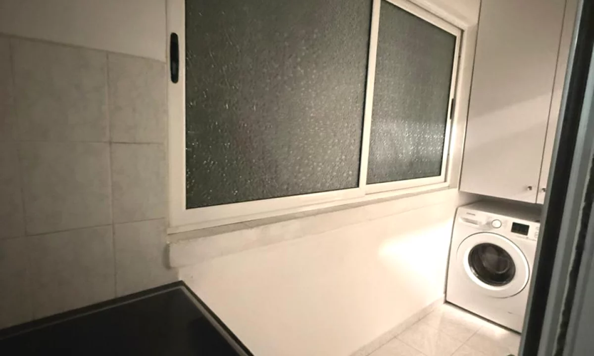 Shtepi ne shitje Apartament ne Tirane, 2+1, Mobilimi E mobiluar, Pagesa 135,000  Euro.