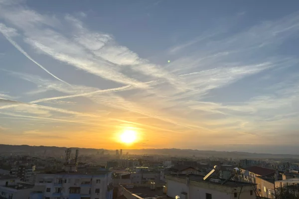 Shtepi ne shitje Apartament ne Tirane, 2+1, Mobilimi E mobiluar, Pagesa 115,000  Euro.