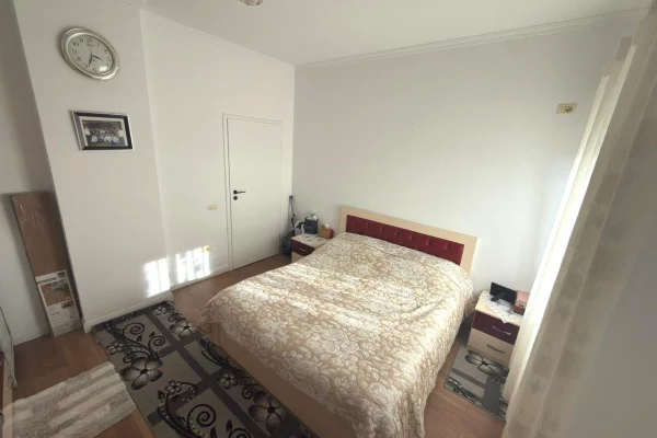Shtepi ne shitje Apartament ne Tirane, 2+1, Mobilimi E mobiluar, Pagesa 115,000  Euro.