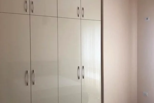 Shtepi me qera Apartament ne Tirane, 2+1, Mobilimi E mobiluar, Pagesa 700  Euro.