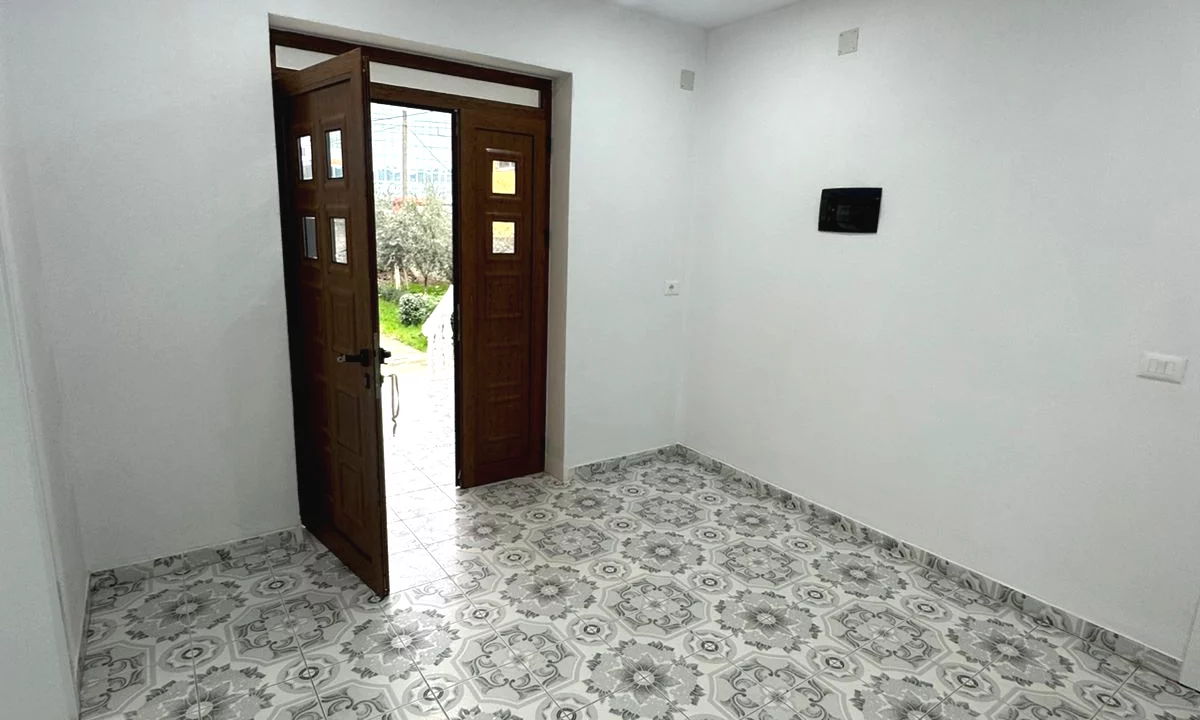 Shtepi me qera Apartament ne Tirane, 2+1, Mobilimi E mobiluar, Pagesa 500  Euro.