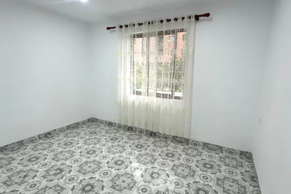 Shtepi me qera Apartament ne Tirane, 2+1, Mobilimi E mobiluar, Pagesa 500  Euro.