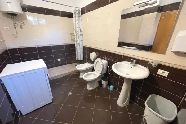 Shtepi me qera Apartament ne Tirane, 2+1, Mobilimi E mobiluar, Pagesa 600  Euro.