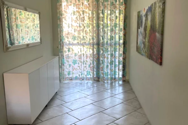 Shtepi me qera Apartament ne Tirane, 2+1, Mobilimi E mobiluar, Pagesa 600  Euro.