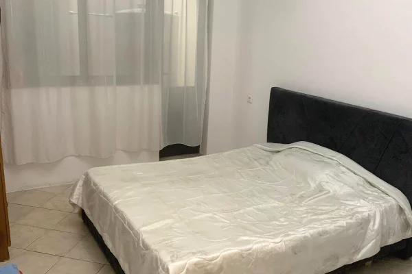 Shtepi me qera Apartament ne Tirane, 1+1, Mobilimi E mobiluar, Pagesa 350  Euro.