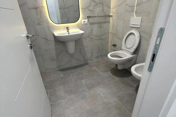 Shtepi me qera Apartament ne Tirane, Garsoniere, Mobilimi E mobiluar, Pagesa 420  Euro.