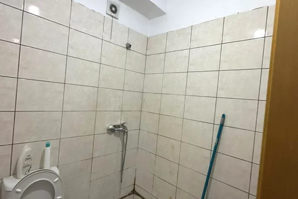 Shtepi ne shitje Apartament ne Tirane, 2+1, Mobilimi E mobiluar, Pagesa 165,000  Euro.