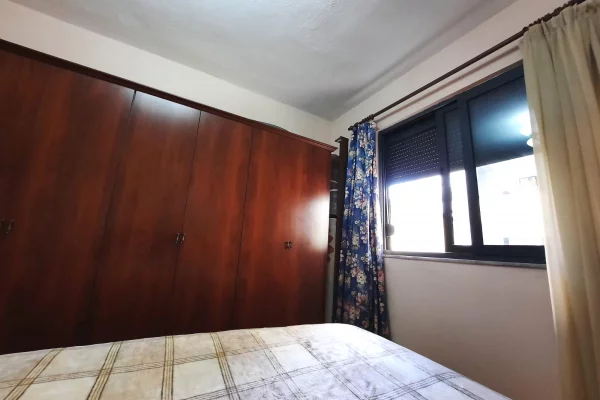 Shtepi ne shitje Apartament ne Tirane, 2+1, Mobilimi E mobiluar, Pagesa 145,000  Euro.
